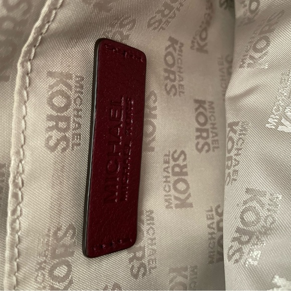 Michael Kors SATCHEL In Burgundy - Picture 3 of 4
